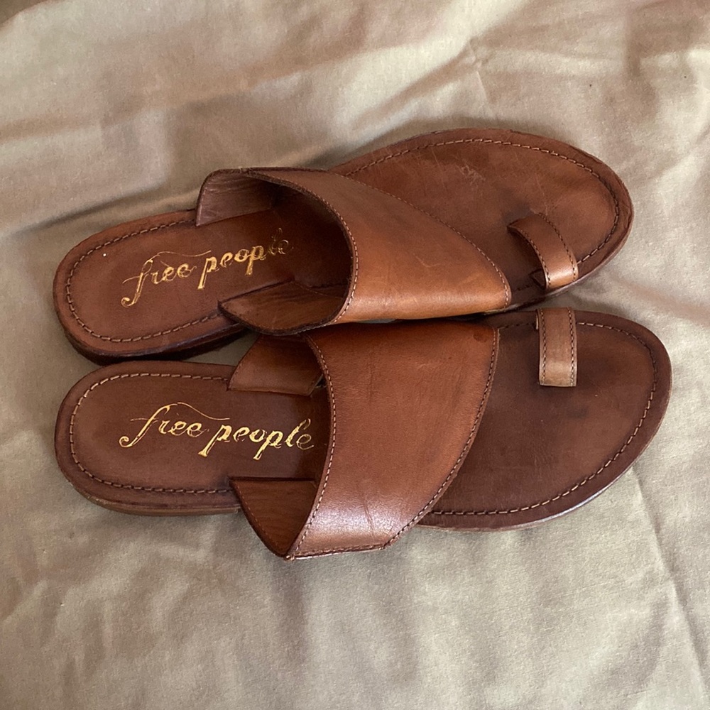Free People size 39 (8 1/2) sandals